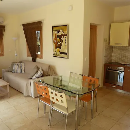 Dolce East Hébergement de vacances Svoronata